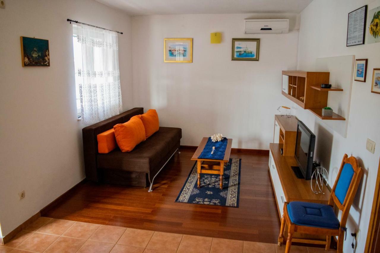 Villa Kuca Za Odmor Dijana à Gornje Selo Extérieur photo